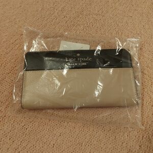 NWT 🏷 Kate Spade | Large Staci Slim Bifold Wallet